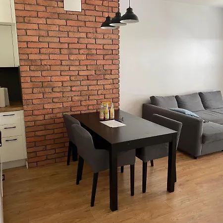 Minimalistyczne Gniazdko U Ady *