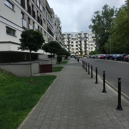 Minimalistyczne Gniazdko U Ady *